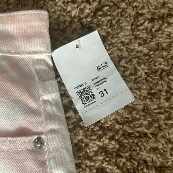 Forever 21 High Rise Tie Dye Denim Shorts Size 31 NWT - Picture 2 of 3